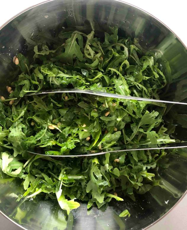 Tarifs location de salle : petite salade avec le lunch sandwiches